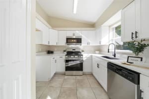 212 15TH STREET, APOPKA, FL 32703 - MLS#MFRO6362768