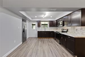 402 CENTURY AVENUE, FRUITLAND PARK, FL 34731 - MLS#MFRO6363298