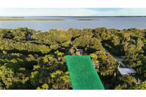 438 HIGHLANDS LAKE DRIVE, LAKE PLACID, FL 33852 - MLS#MFRO6363520