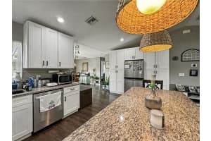 1380 9th Ave Deland, FL 32724 - Off Market