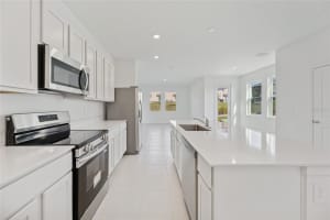 2831 MALOOF DRIVE, DAVENPORT, FL 33837 - MLS#MFRO6363888