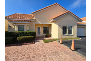 1075 DAVID WALKER DRIVE, TAVARES, FL 32778 - MLS#MFRO6364053