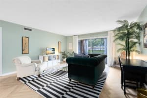 4270 LAKE UNDERHILL ROAD, ORLANDO, FL 32803 - MLS#MFRO6364158