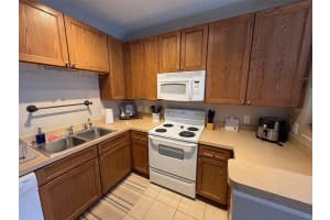 10106 REGENT SQUARE DRIVE, ORLANDO, FL 32825 - MLS#MFRO6365603