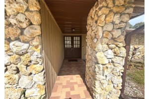 1009 Terry Dr Altamonte Springs, FL 32714 - Off Market