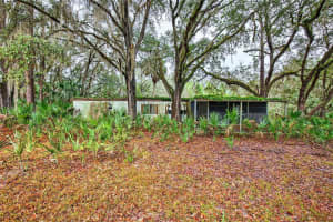 910 S COUNTY ROAD 21, HAWTHORNE, FL 32640 - MLS#MFRO6366156