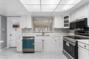 8609 SUNNY HOLLOW LANE, ORLANDO, FL 32819 Sold 01/02/26