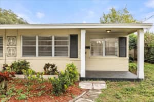1039 THORNTON AVENUE, ORLANDO, FL 32803 - MLS#MFRO6366348