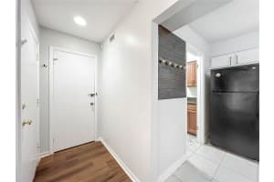 233 CROWN OAKS WAY, LONGWOOD, FL 32779 - MLS#MFRO6369070