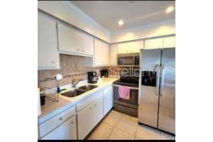 525 MANATEE COURT, VENICE, FL 34285 - MLS#MFRO6369227