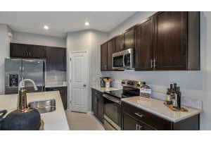 10557 OAKSIDE DRIVE, PALMETTO, FL 34221 - MLS#MFRO6369869