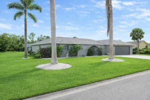 1840 FLAMETREE LANE, VENICE, FL 34293 - MLS#MFRO6370179