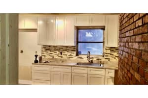 8510 SEMINOLE AVENUE, TAMPA, FL 33604 - MLS#MFRO6370544