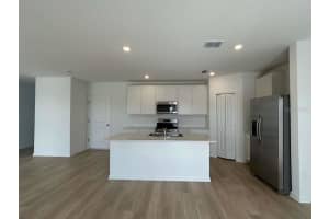 6412 DOMIZIO DRIVE, WINTER HAVEN, FL 33884 - MLS#MFRO6370563