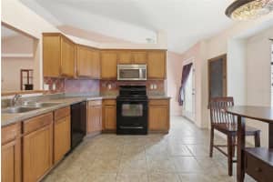 502 DIXIE DRIVE, HOWEY IN THE HILLS, FL 34737 - MLS#MFRO6370753