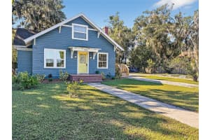 1016 WASHINGTON AVENUE, EUSTIS, FL 32726 - MLS#MFRO6371021