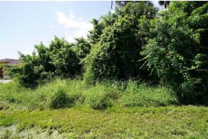 10 WARRINGTON BOULEVARD, PORT CHARLOTTE, FL 33954 - MLS#MFRO6371243