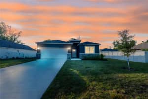 911 NEW HAMPSHIRE AVENUE, TAVARES, FL 32778 - MLS#MFRO6371717