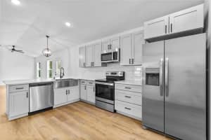 1012 E HAZZARD, EUSTIS, FL 32726 - MLS#MFRO6371814