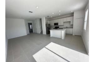 2742 SKYLINE LOOP, KISSIMMEE, FL 34758 - MLS#MFRO6371950