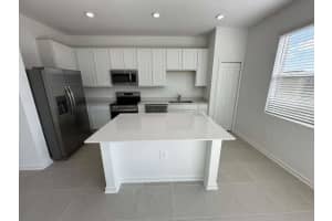 2742 SKYLINE LOOP, KISSIMMEE, FL 34758 - MLS#MFRO6371950