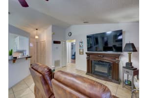 698 COLCHESTER AVENUE, DELTONA, FL 32738 - MLS#MFRO6371999