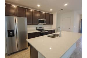 423 Taft Dr Davenport, FL 33837 - Off Market