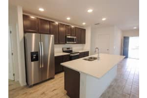 423 Taft Dr Davenport, FL 33837 - Off Market