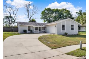 1401 Sparrow St, LONGWOOD