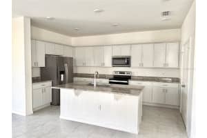 9023 HOOTON WAY, DAVENPORT, FL 33896 - MLS#MFRO6372292