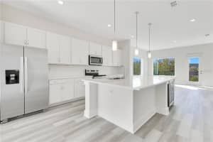 320 CENTER LAKE LANE, OVIEDO, FL 32765 - MLS#MFRO6372547