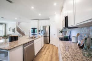 16817 176TH WAY, ALACHUA, FL 32615 - MLS#MFRO6372573