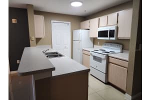 5483 VINELAND ROAD, ORLANDO, FL 32811 - MLS#MFRO6372782