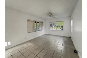 612 KENSINGTON STREET, EUSTIS, FL 32726 - MLS#MFRO6372982