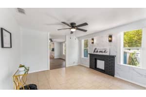 912 E CAROLINA AVE, DELAND, FL 32724 - MLS#MFRO6373096