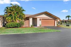 6479 Royal Woods Dr, FORT MYERS