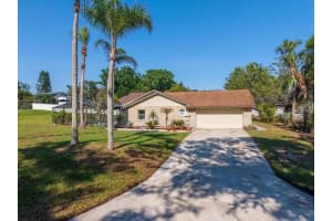 10545 PARKWAY DRIVE, CLERMONT, FL 34711 - MLS#MFRO6373688