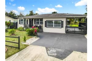 748 WHITE STREET, DAYTONA BEACH, FL 32114 - MLS#MFRO6373880