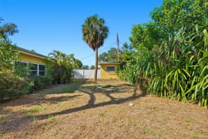 1077 40TH AVENUE, ST PETERSBURG, FL 33703 - MLS#MFRO6373981
