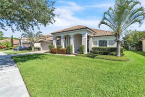 9957 OAK QUARRY DRIVE, ORLANDO, FL 32832 - MLS#MFRO6374089