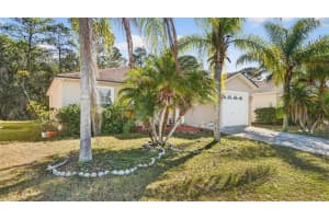 2213 HANNAH LANE, ORLANDO, FL 32826 - MLS#MFRO6374782