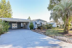 24805 PINE HILL, LEESBURG, FL 34748 - MLS#MFRO6374914