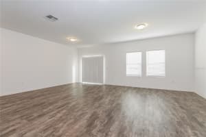 194 HIDDEN LAKE LOOP, HAINES CITY, FL 33844 - MLS#MFRO6374945