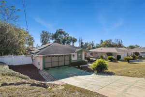 921 N 4th Ave, DELTONA