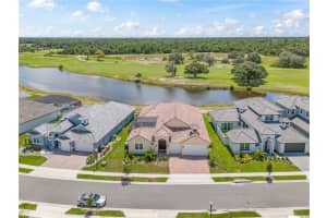 215 Hampton Loop, DAVENPORT