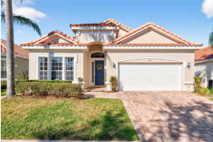 650 TUSCAN HILLS BLVD, DAVENPORT, FL 33897 - MLS#MFRO6375601