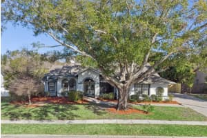 522 Lagoon Dr, OVIEDO