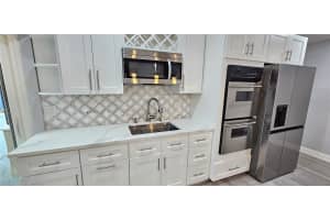 5015 NASSAU CIRCLE, ORLANDO, FL 32808 - MLS#MFRO6376485