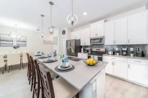 400 OCEAN COURSE AVENUE, DAVENPORT, FL 33896 - MLS#MFRO6376630