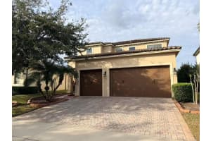 10441 Stapeley Dr Orlando, FL 32832 - Off Market